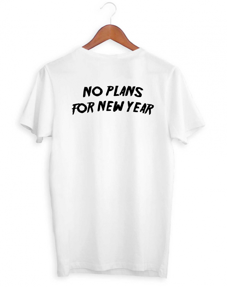 ФУТБОЛКА С ПРИНТОМ НА СПИНЕ NO PLANS FOR NEW YEAR