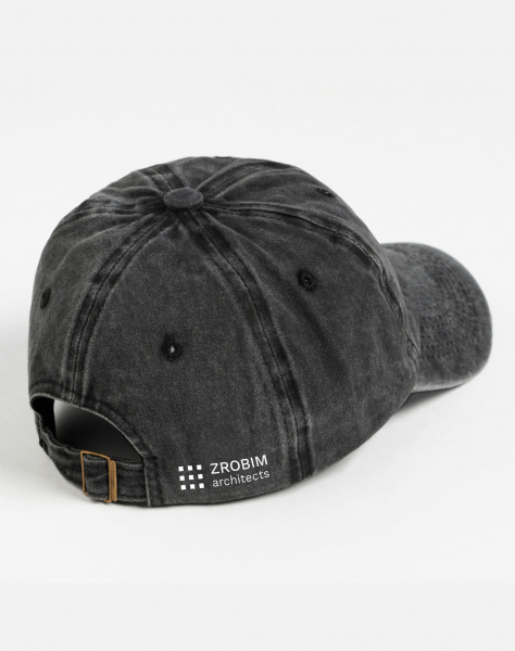 THE KEPKA THE WORLD IS RENDERING х ZROBIM