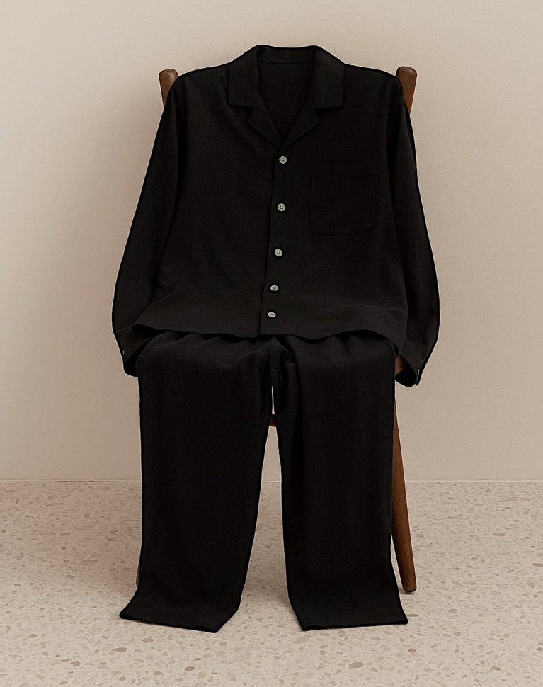 THE PIJAMA (ONE&ONLY).